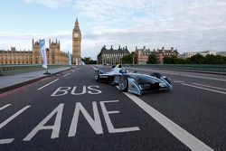 Formula E cars take over downtown London