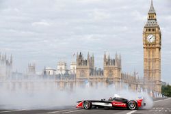 Autos de Fórmula E toman el centro de Londres