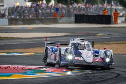 #7 Toyota Racing Toyota TS 040 - Hybrid: Alexander Wurz, Stéphane Sarrazin, Kazuki Nakajima