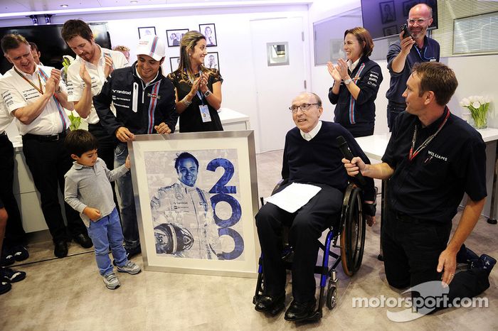 Felipe Massa, Williams, celebra sus 200 Grandes premios con su familia, Frank Williams, dueño del eq