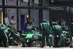Kamui Kobayashi, Caterham F1 Team during pitstop
