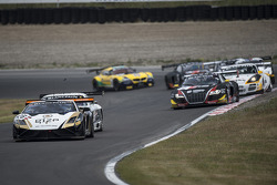 #28 Grasser Racing Team Lamborghini LFII: Hari Proczyk, Jeroen Bleekemolen