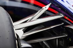 Daniel Ricciardo, Red Bull Racing RB10 front suspension detail