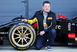 Paul Hembery, Pirelli Motorsport Director and the Lotus F1 E22 with new 18 inch Pirelli tyres and ri