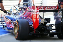 Daniil Kvyat, Scuderia Toro Rosso STR9 running sensor equipment