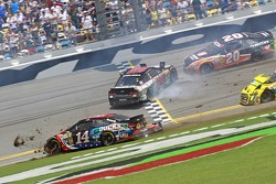 Tony Stewart, Stewart-Haas Racing Chevrolet crashes
