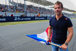 Sébastien Loeb gives the start