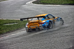 #11 Singha Porsche 997 GT3-R: Piti Bhirombhakdi, Vutthikorn Inthrapuvasak
