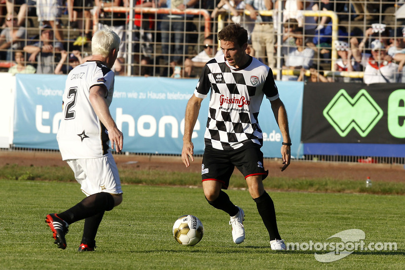 Buen piloto, buen futbolista