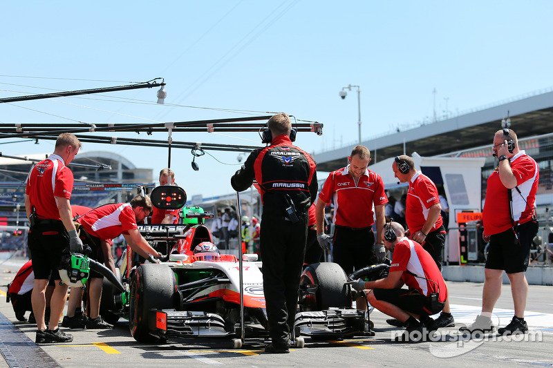Jules Bianchi, Marussia F1 Team MR03 ai box