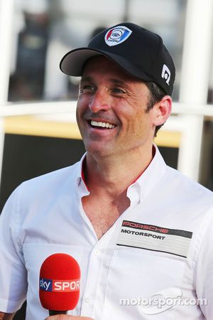 Patrick Dempsey quien compite en la carrera de la Porsche Supercup