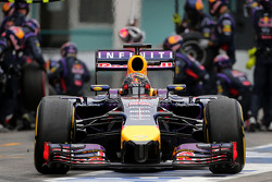 Sebastian Vettel, Red Bull Racing during pitstop