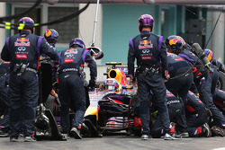 Daniel Ricciardo, Red Bull Racing during pitstop