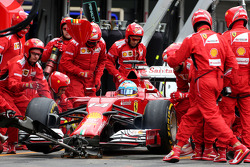 Fernando Alonso, Scuderia Ferrari during pitstop