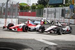 Justin Wilson, Dale Coyne Racing Honda and Will Power, Penske Racing Chevrolet