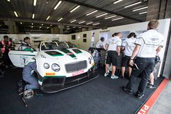 #7 M-Sport 宾利 宾利 Continental GT3: 安迪·梅里克, 盖·史密斯, 斯蒂文·凯恩