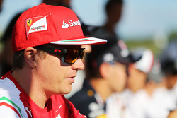 Kimi Raikkonen, Ferrari signs autographs for the fans