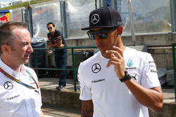 Lewis Hamilton, Mercedes AMG F1 with Paddy Lowe, Mercedes AMG F1 Executive Director (Technical)