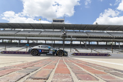 #007 TRG-AMR Aston Martin V12 Vantage: Al Carter, James Davison