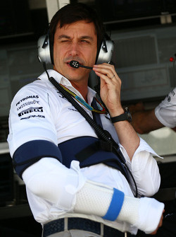 Toto Wolff, Mercedes AMG F1 Shareholder and Executive Director with injuries sustained in a cycling accident