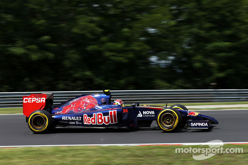 2014 год. За рулем болида Toro Rosso STR9 на субботней тренировке