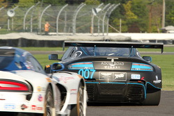 #007 TRG-AMR Aston Martin V12 Vantage: Al Carter, James Davison