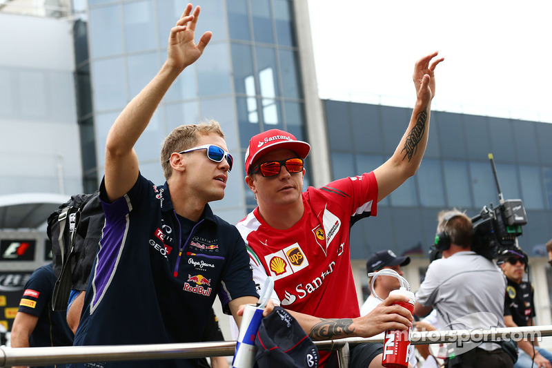 Sebastian Vettel et Kimi Räikkönen lors de la parade des pilotes