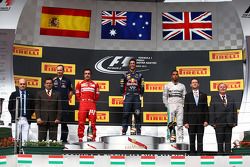 Daniel Ricciardo, Red Bull Racing RB10, Fernando Alonso, Ferrari and Lewis Hamilton, Mercedes AMG F1