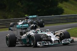 Lewis Hamilton, Mercedes AMG F1 leads Nico Rosberg, Mercedes AMG F1 W05