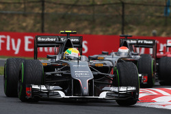 Esteban Gutierrez, Sauber C33 leads team mate Adrian Sutil, Sauber C33