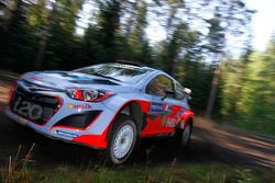 Thierry Neuville and Nicolas Gilsoul, Hyundai i20 WRC, Hyundai Motorsport