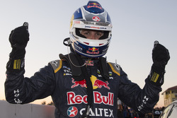 Race winner Jamie Whincup, Red Bull Holden