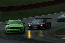Mike Skeen, Audi R8 works through traffic