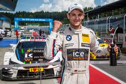 Parc fermé: Marco Wittmann, BMW Team RMG BMW M4 DTM heureux