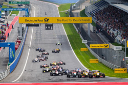 Start: Antonio Giovinazzi, Jagonya Ayam with Carlin Dallara F312 Volkswagen leads the field