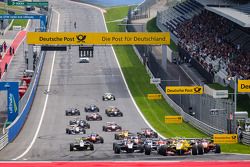 Start: Antonio Giovinazzi, Jagonya Ayam with Carlin Dallara F312 Volkswagen, voert het veld aan