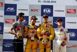 Podium: winner Antonio Giovinazzi, second place Tom Blomqvist, third place Lucas Auer