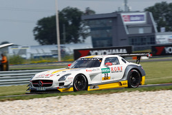 #22 ROWE Racing Mercedes-Benz SLS AMG GT3: Nico Bastian, Jaime Alguersuari