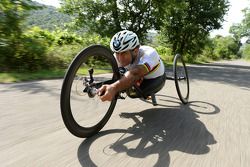 Alex Zanardi se prepara para un triatlón de larga distancia que se celebrará en Hawai en octubre