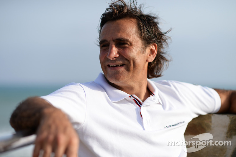 Alex Zanardi prepares for a long-distance triathlon to be held in Hawaii in October