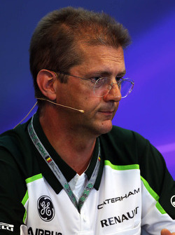 John Iley lors d'une conférence de presse FIA