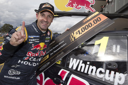 Polesitter Jamie Whincup, Red Bull Holden