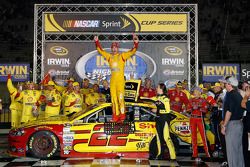 Race winner Joey Logano, Team Penske Ford