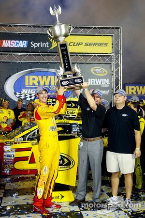 Race winner Joey Logano, Team Penske Ford