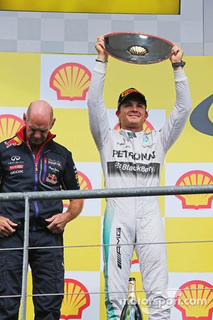 Nico Rosberg, Mercedes AMG F1 celebra su segundo puesto en el podio