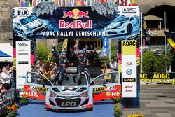 Winners Thierry Neuville and Nicolas Gilsoul, Hyundai i20 WRC, Hyundai Motorsport