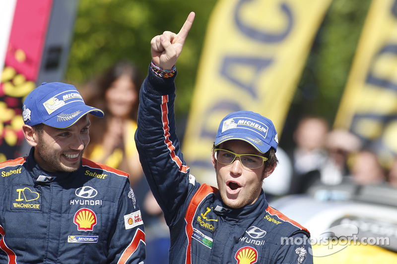 Vincitori Thierry Neuville e Nicolas Gilsoul, Hyundai i20 WRC, Hyundai Motorsport