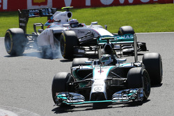 Nico Rosberg, Mercedes AMG F1 Team and Valtteri Bottas, Williams F1 Team