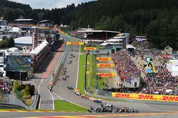 Lewis Hamilton, Mercedes AMG F1 W05 leads at the start of the race