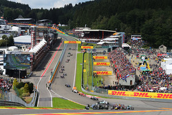 Lewis Hamilton, Mercedes AMG F1 W05 leads at the start of the race